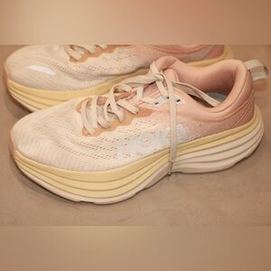 HOKA Bondi 8 Women’s Running Shoes - Size 7D - Blush and Cream